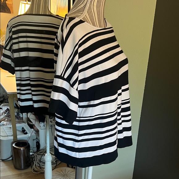 Chico’s, size 2 (US Large), Black and White Striped Women's Top, UIGC - Picture 6 of 8